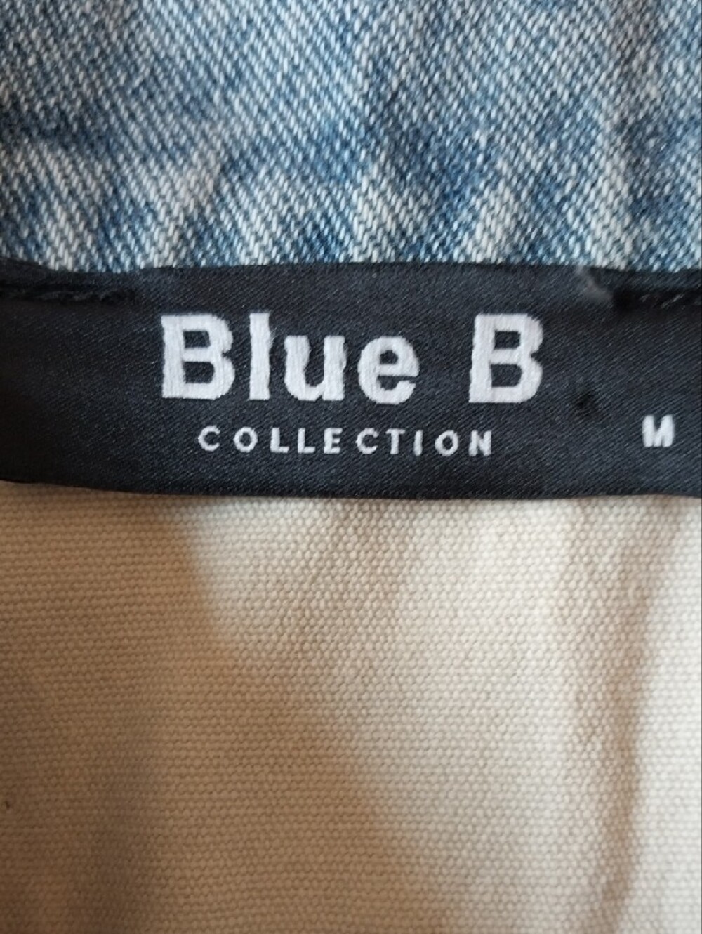 Light Wash Rhinestone & Distress Denim Jacket - Picture 2 of 9
